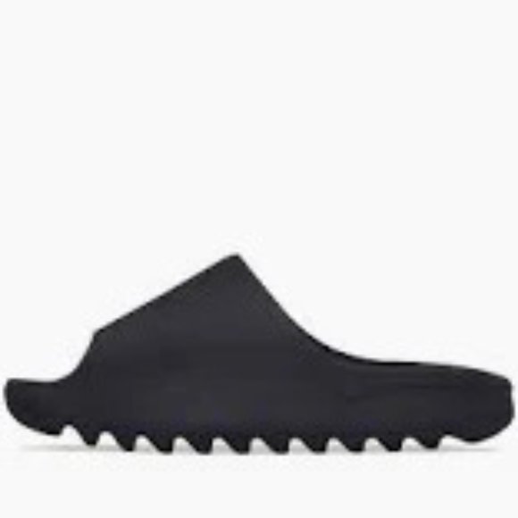 NEW. YEEZY SLIDE ONYX HQ6448